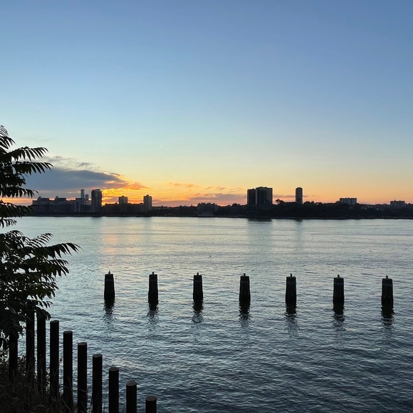 Meet your Posher - Picture 1 of 1